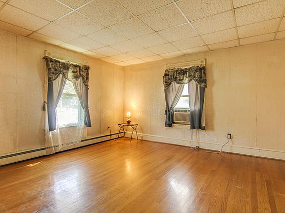 5th image of 1115 Tayloe Ave SE