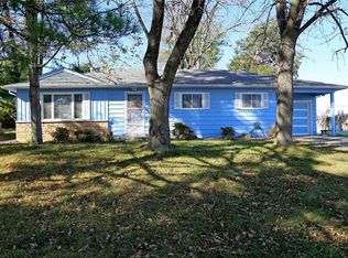 1043 Nana Ln, Saint Louis, MO 63131