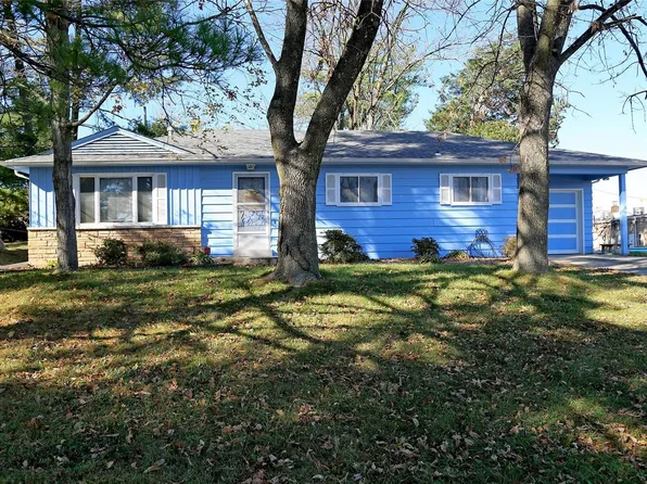 1043 Nana Ln, Saint Louis, MO 63131