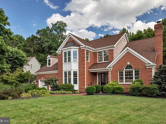 2nd image of 8119 Haddington Ct