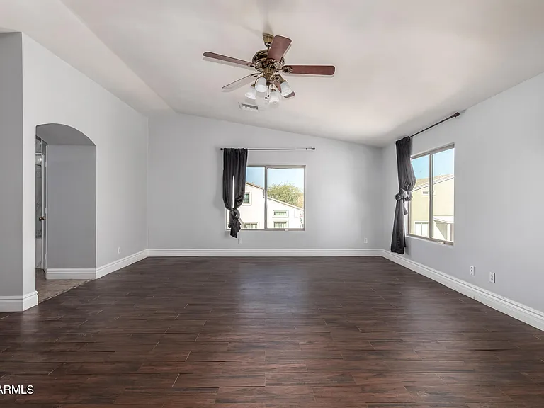 8406 W Pioneer St — Photo 22