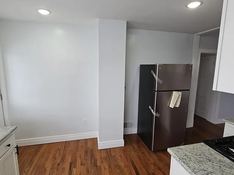 3115 Quay St — Photo 2