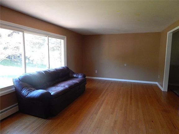 3rd image of 111 West Way