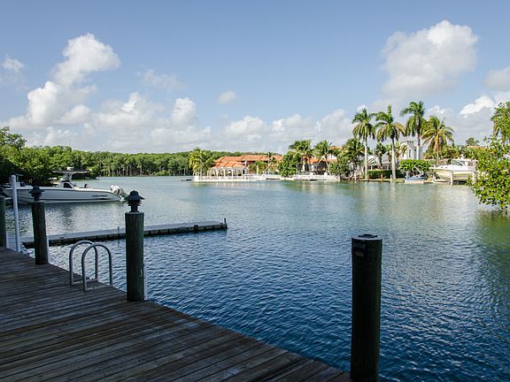4th image of 389 Poinciana Island Dr