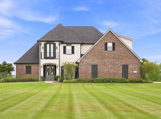 5648 Waterside Dr, Lake Charles, LA 70607