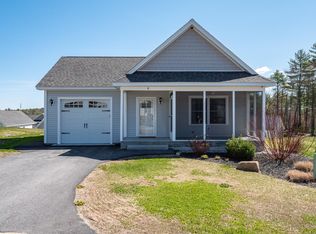 8 B St, Bridgton, ME 04009