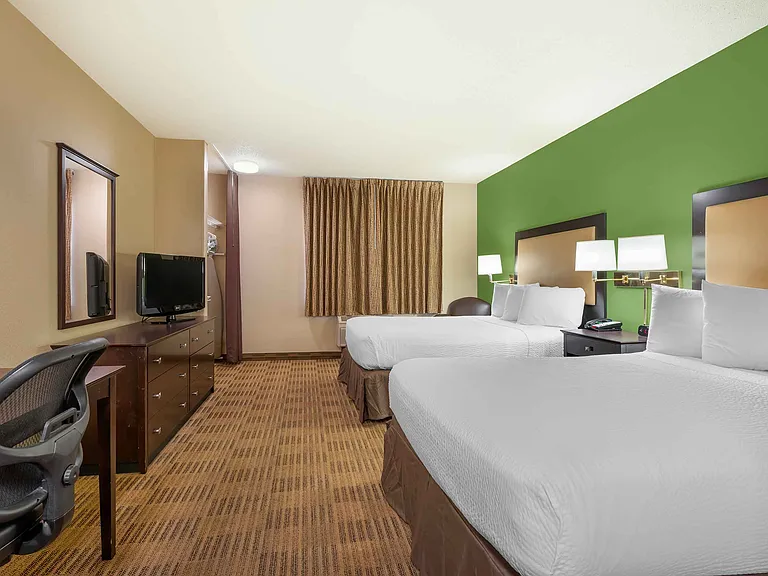Studio Suite - 2 Full Beds