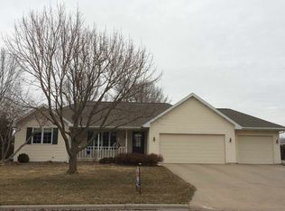 2169 Canyonland Dr, Green Bay, WI 54311