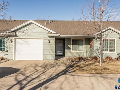 1103 N Redbud Pl, Sioux Falls, SD, 57107