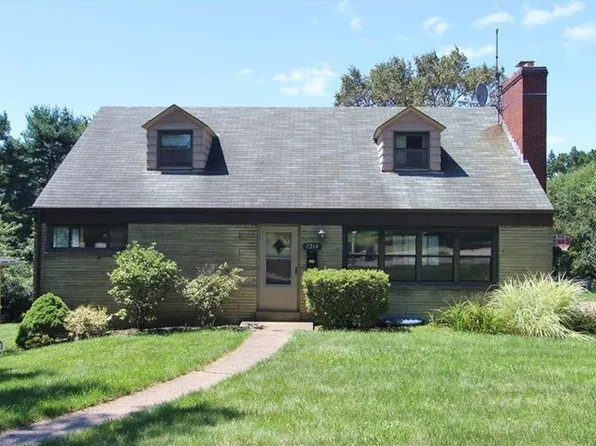 1214 Lakemont Dr, Pittsburgh, PA 15243