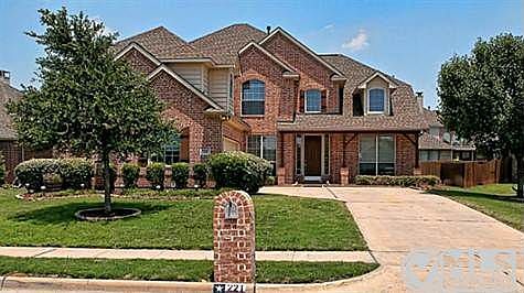 1st image of 221 Longford Ct