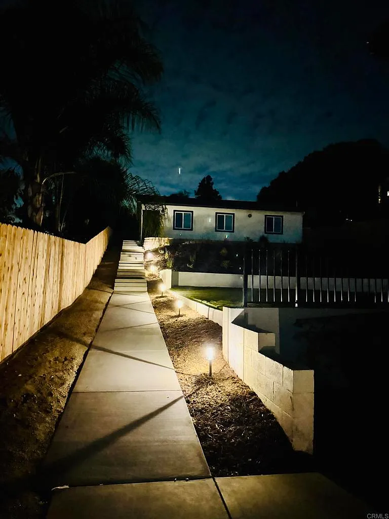 3 bed, 1200 sqft, $3,700 — Photo 3