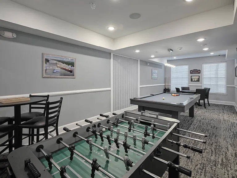 Pearl Pointe Apartments — Photo 13