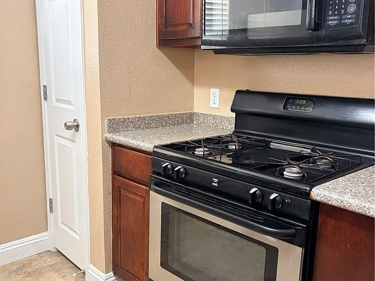 2801 N Rainbow Blvd #241 — Photo 14