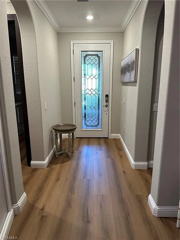 2 bed, 2.0 bath, 1900 sqft, $3,000 — Photo 2