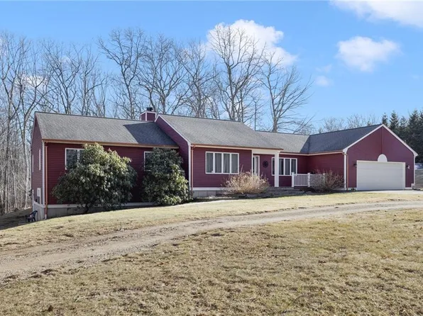 1349 Maple Valley Rd, Coventry, RI 02827