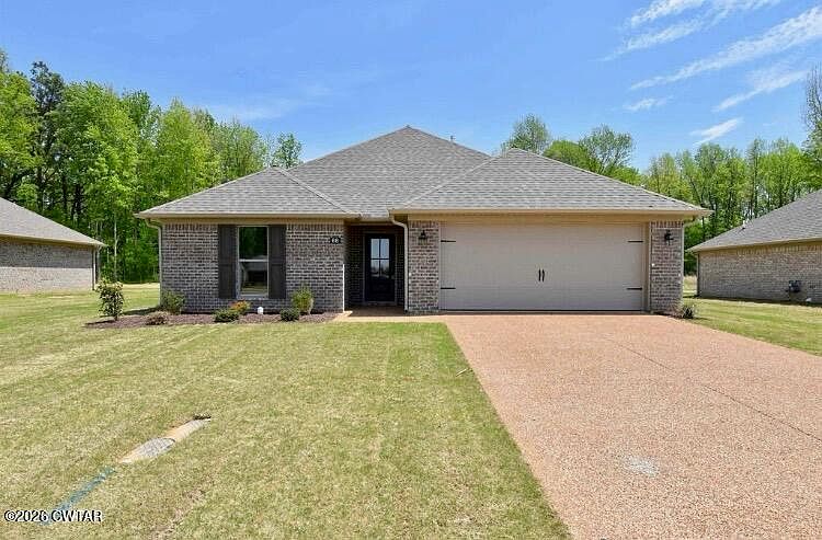 1st image of 66 Bear Trace Dr