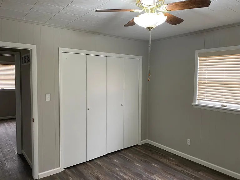 200 W Ash St — Photo 11