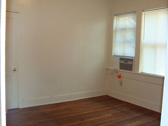 4th image of 805 S Jackson St APT C