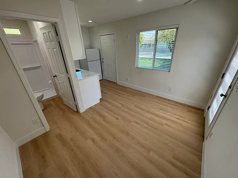 792 Bernard Way #B — Photo 7