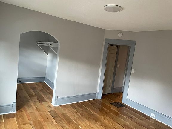 4th image of 120 Fage Ave