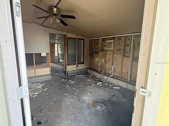 3rd image of 40 Hall St