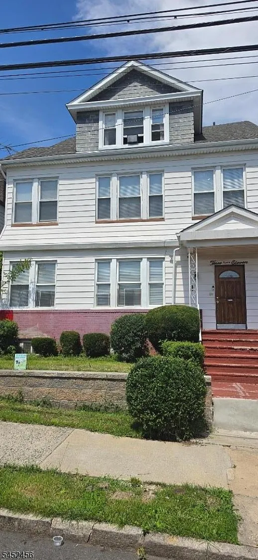 2 bed, 1.0 bath, $2,350 — Photo 1