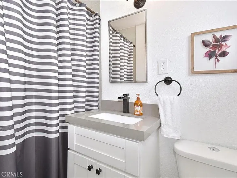757 N Loma Vista Dr — Photo 11