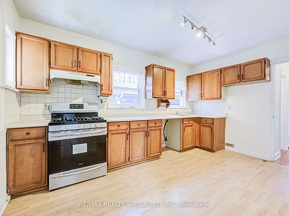 5th image of 47 Singleton Rd