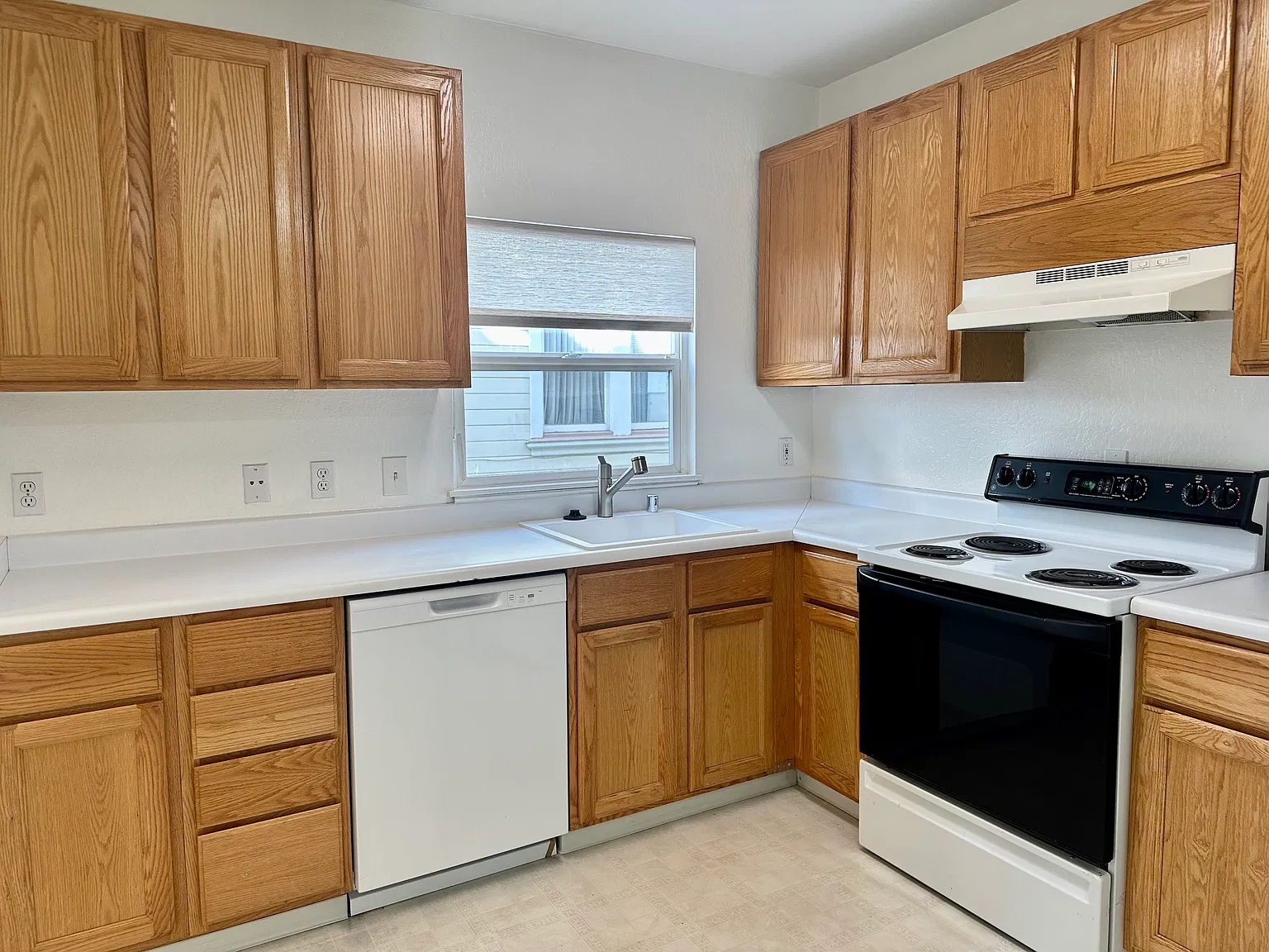 Studio, 275 sqft, $2,200 — Photo 4