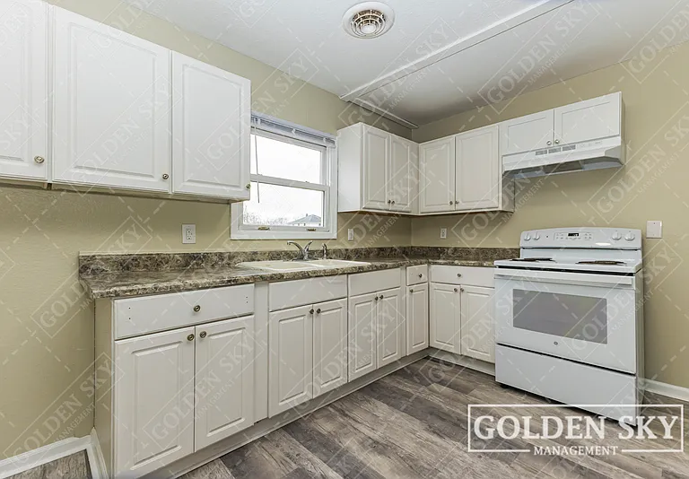 2109 S Hoyt Ave — Photo 5