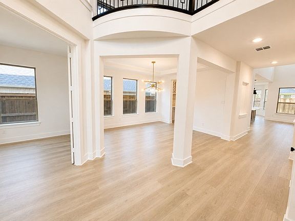 3rd image of 3218 Bexar St