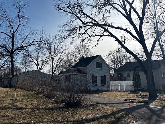 3rd image of 1818 3rd Ave SW