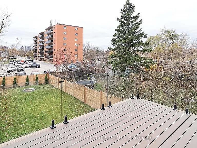 1048 Roosevelt Rd #MAIN — Photo 4