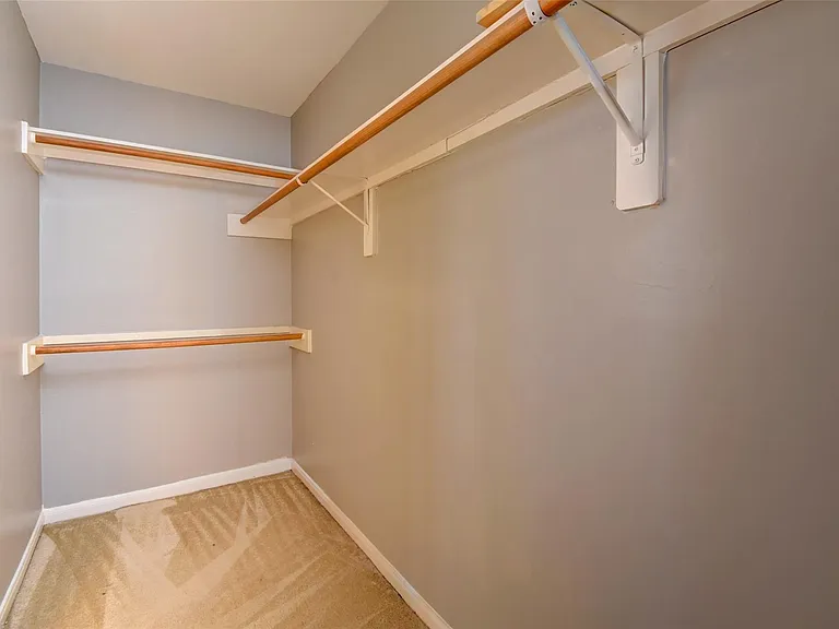 2114 Whirlaway Dr — Photo 25