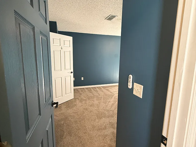 5153 Victoria Dr — Photo 32