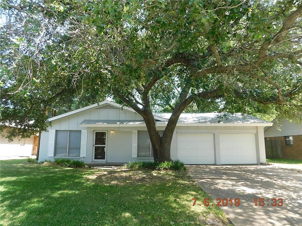 1st image of 2606 Hollywood Dr