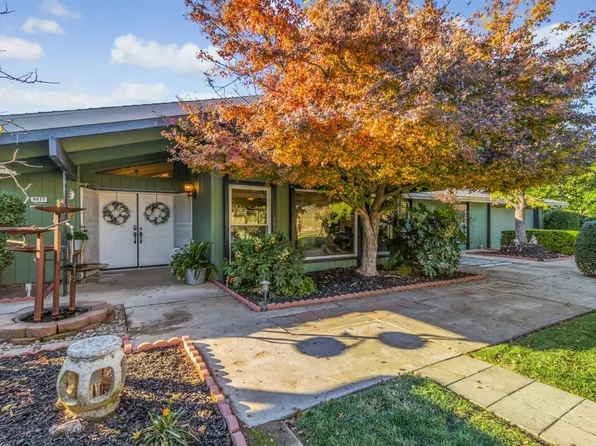 9077 N Fowler Ave, Clovis, CA 93619