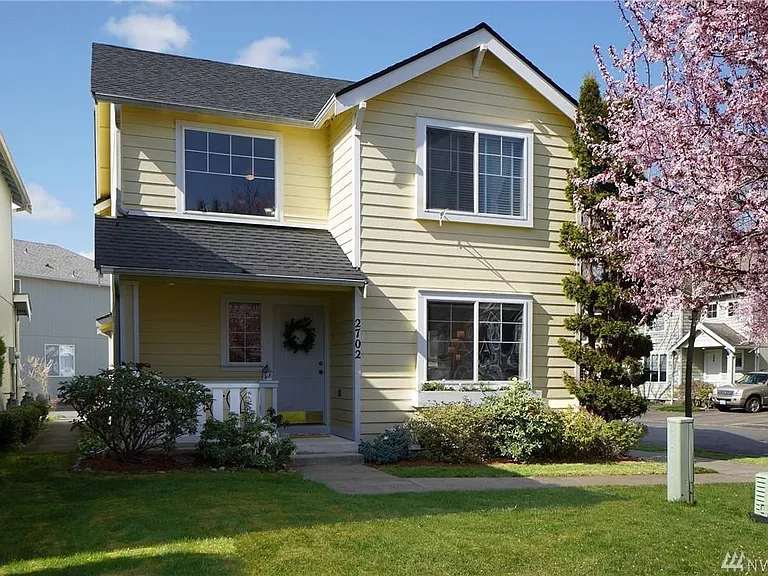 2702 9th St SE — Photo 2