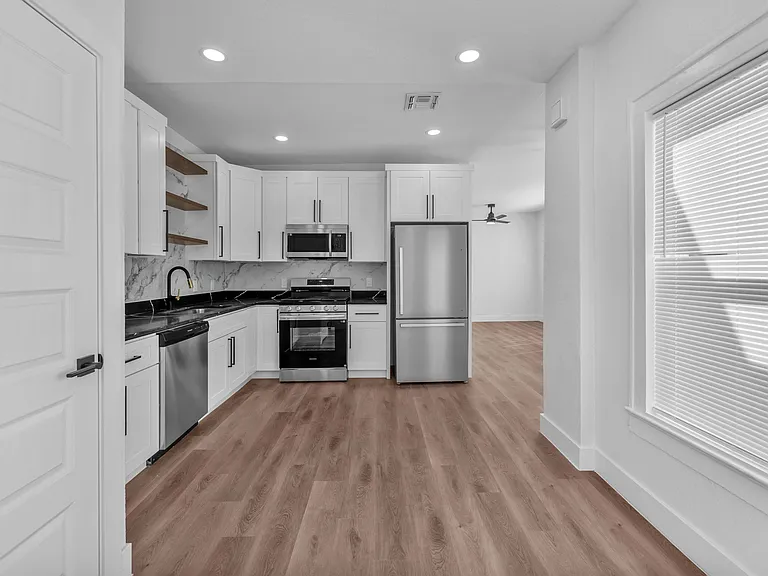 1505 W Woodlawn Ave #2 — Photo 8
