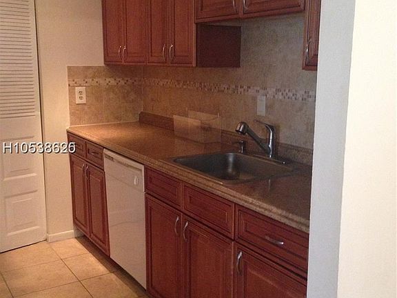 4th image of 500 NE 2nd St APT 315