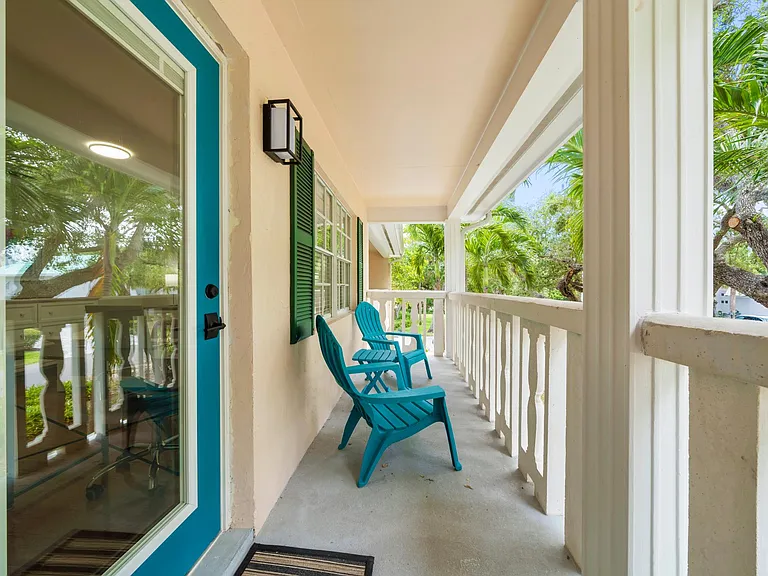 Guest Bedroom Private Lanai