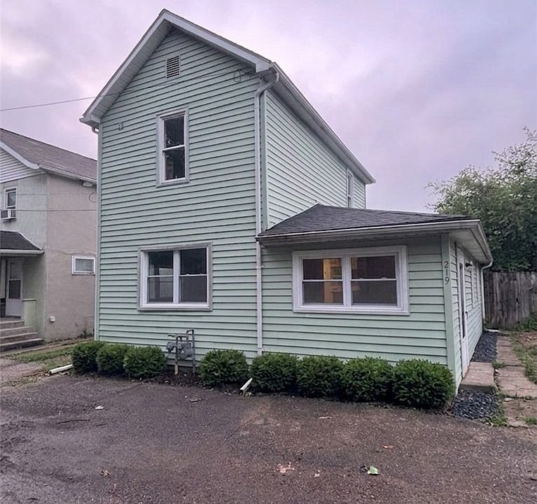 1st image of 219 3rd Dr SE