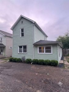 219 3rd Dr SE, New Philadelphia, OH, 44663
