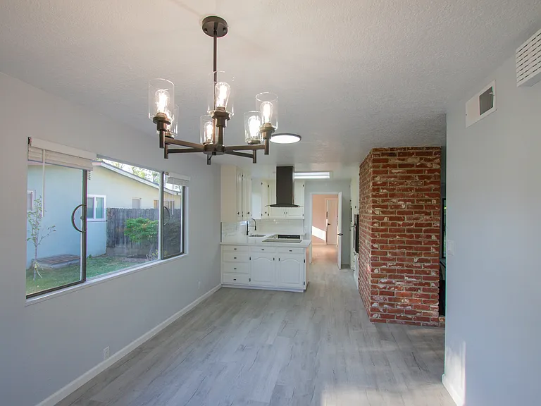 1434 Fordham Ave — Photo 15
