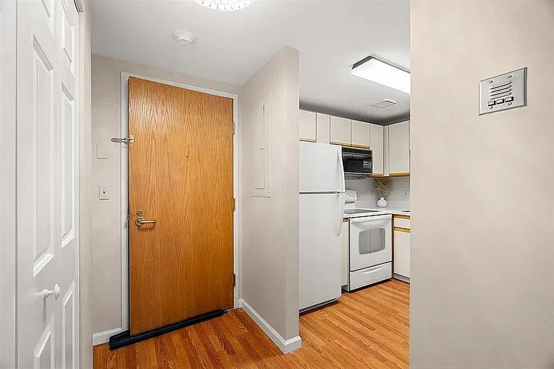 1 bed, 1.0 bath, 729 sqft, $1,620 — Photo 4