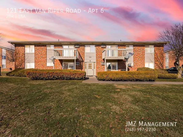 121 E Van Riper Rd #6, Fowlerville, MI 48836