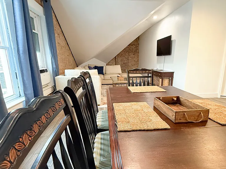 2630 W Burnett Ave #8 — Photo 8