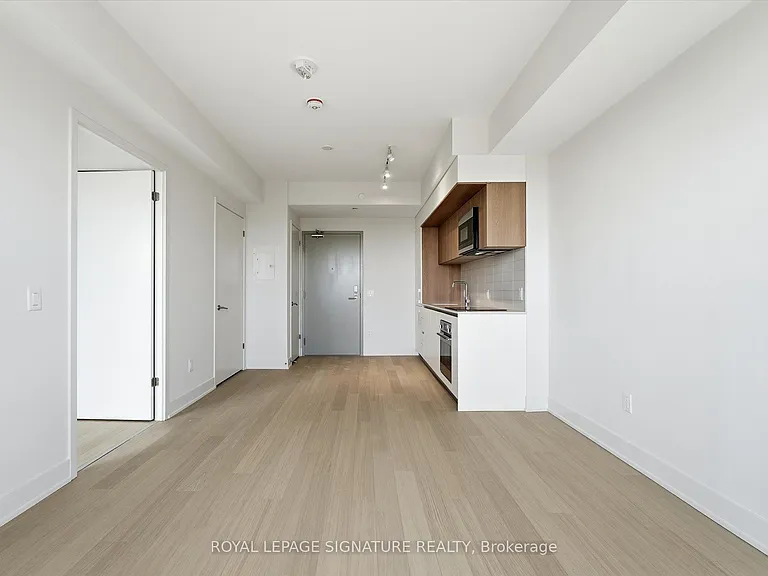 322 Dupont St #1004 — Photo 14