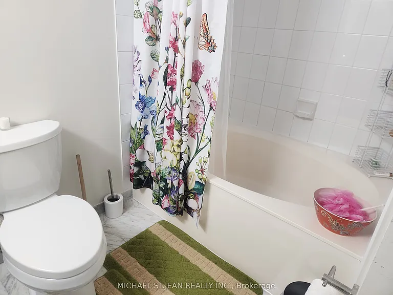 80 Alton Towers Cir #809 — Photo 14